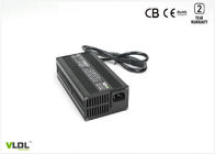 Skateboard 48V 4A ηλεκτρική έξυπνη χρέωση βιογραφικού σημειώματος των CC φορτιστών με τη δύναμη παραγωγής 240W
