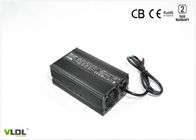 φορτιστής μπαταριών 72V 6A HV 2,5 κλ για τα πακέτα μπαταριών LiFePO4 με τη μαύρη ασημένια περίπτωση